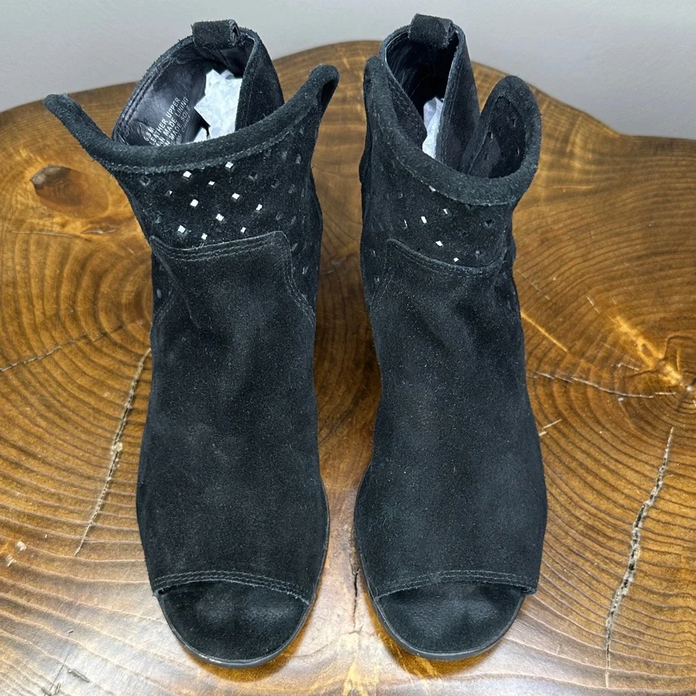 Gianni Bini Black Suede Ankle Boots Size 6 1/2
